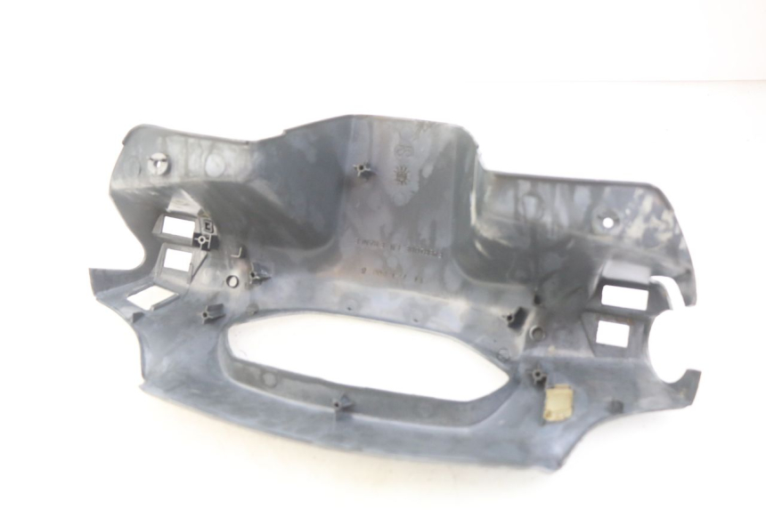 photo de COBERTURA TRASEIRA DO GUIDÃO PEUGEOT SV 125 (1991 - 1994) - Outro ângulo de visão