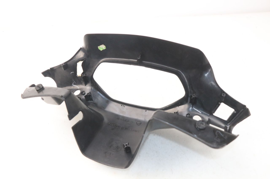 photo de COBERTURA TRASEIRA DO GUIDÃO PEUGEOT SV 50 (1992 - 2004) - Ampliação técnica