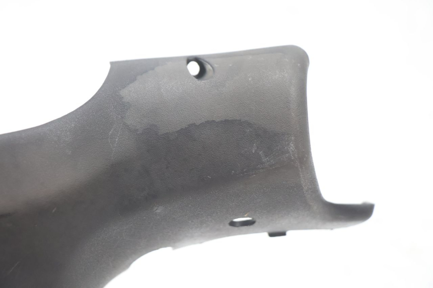 photo de COBERTURA TRASEIRA DO GUIDÃO PEUGEOT TREKKER TKR 50 (2005 - 2014) - Outro ângulo de visão