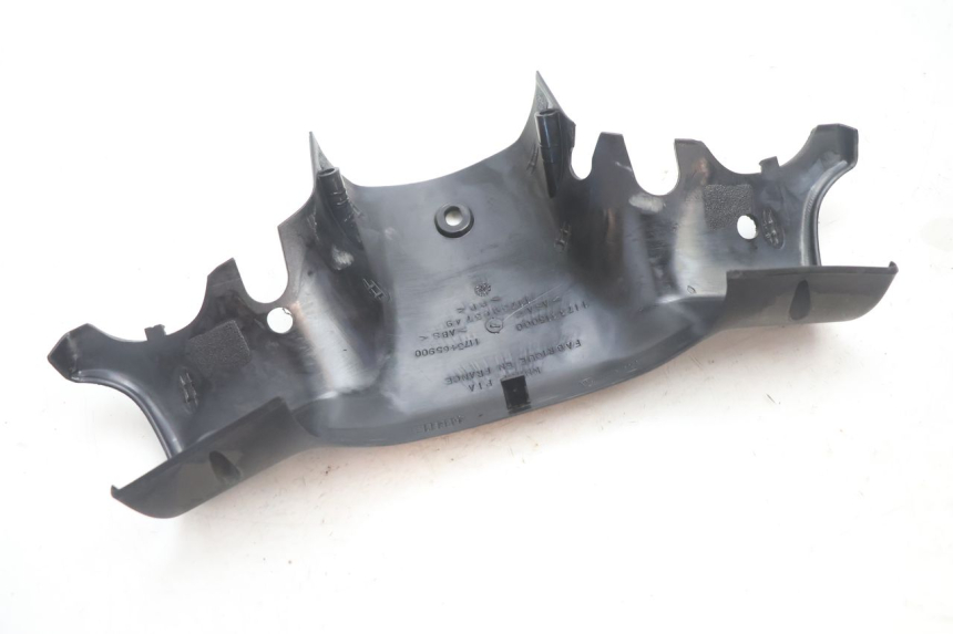photo de COBERTURA TRASEIRA DO GUIDÃO PEUGEOT TREKKER TKR 50 (2005 - 2014) - Pontos de fixação