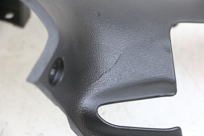 photo de COBERTURA TRASEIRA DO GUIDÃO YAMAHA TRICITY 300 (2020 - 2024) - Outro ângulo de visão