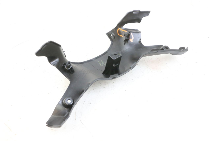 photo de COBERTURA TRASEIRA DO GUIDÃO YAMAHA TRICITY 300 (2020 - 2024) - Pontos de fixação