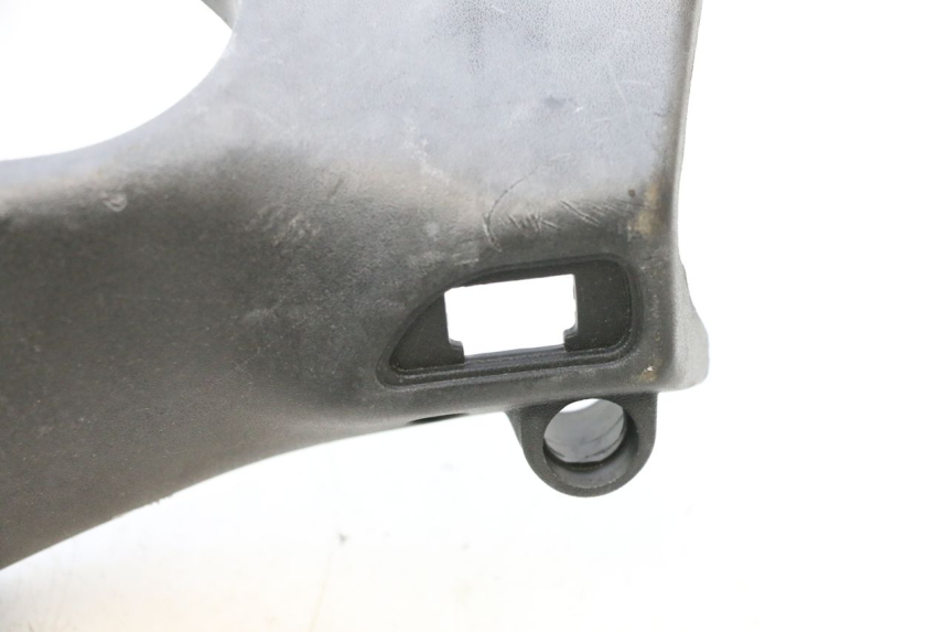 photo de COBERTURA TRASEIRA DO GUIDÃO PIAGGIO TYPHOON 50 (2000 - 2009) - Detalhes característicos