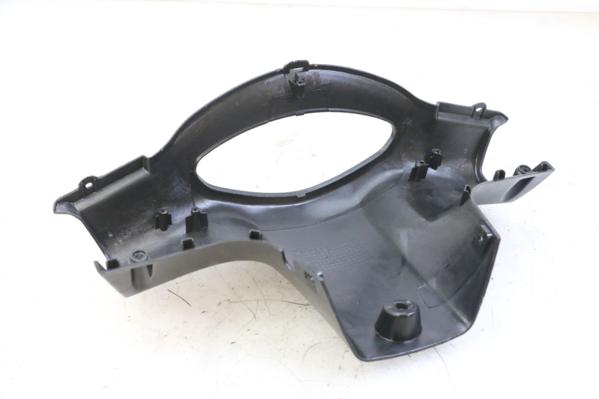 photo de COBERTURA TRASEIRA DO GUIDÃO PEUGEOT V-CLIC VCLIC 50 (2007 - 2013) - Zoom do estado de desgaste