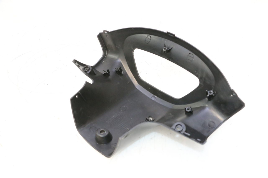 photo de COBERTURA TRASEIRA DO GUIDÃO PEUGEOT V-CLIC VCLIC 50 (2007 - 2013) - Outro ângulo de visão