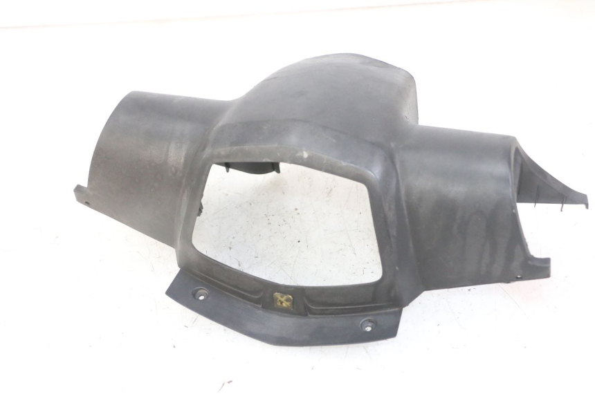 photo de COBERTURA TRASEIRA DO GUIDÃO PEUGEOT VIVACITY NEW 4T 50 (2008 - 2017) - Outro ângulo de visão