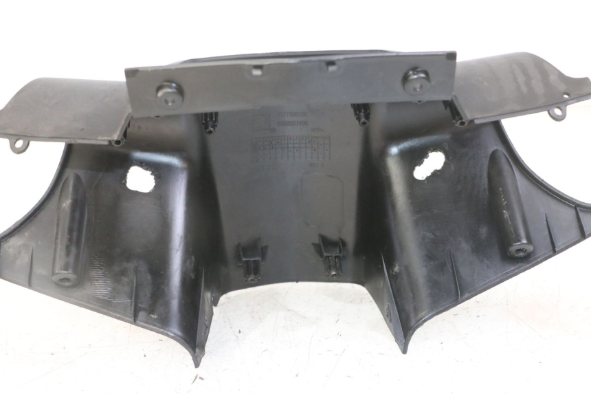 photo de COBERTURA TRASEIRA DO GUIDÃO PEUGEOT VIVACITY NEW 4T 50 (2008 - 2017) - Ampliação técnica