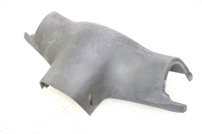 photo de COBERTURA TRASEIRA DO GUIDÃO PEUGEOT VIVACITY 50 (1998 - 2003) - Outro ângulo de visão