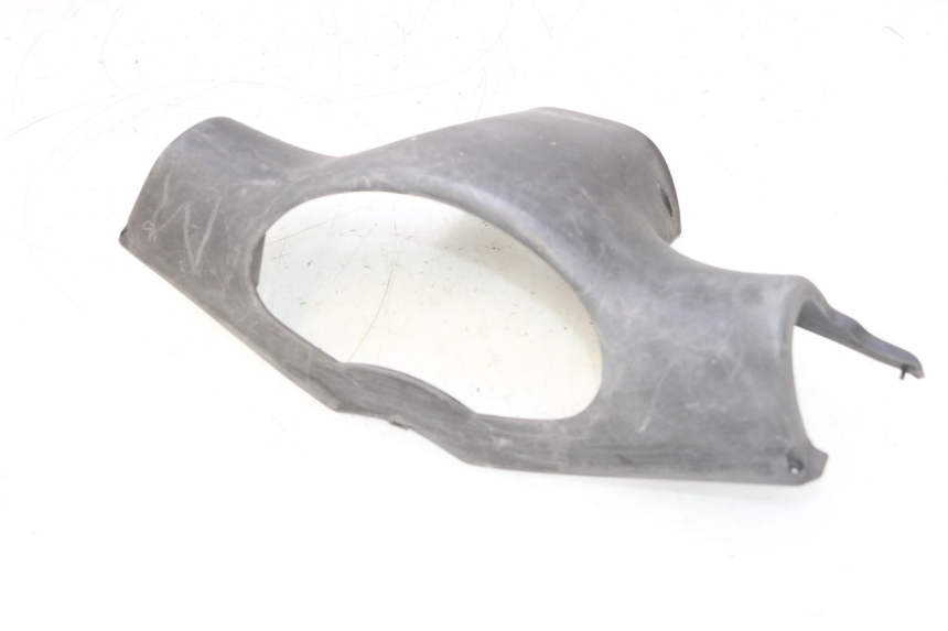photo de COBERTURA TRASEIRA DO GUIDÃO PEUGEOT VIVACITY 50 (1998 - 2003) - Ampliação técnica