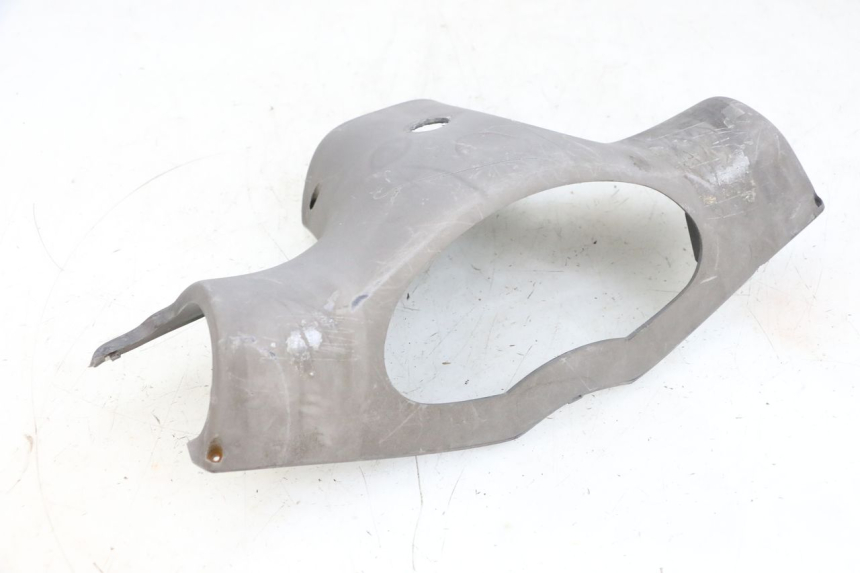 photo de COBERTURA TRASEIRA DO GUIDÃO PEUGEOT VIVACITY 100 (1999 - 2008) - Pontos de fixação