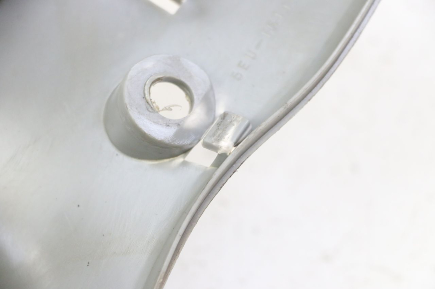 photo de COBERTURA TRASEIRA DO GUIDÃO YAMAHA WHY 50 (1998 - 2000) - Pontos de fixação