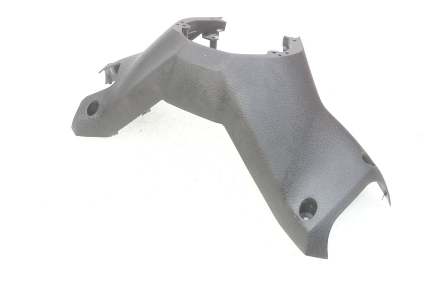 photo de CAPA DE GUIADOR TRASEIRA YAMAHA X-MAX XMAX 125 (2010 - 2013) - Detalhe da peça