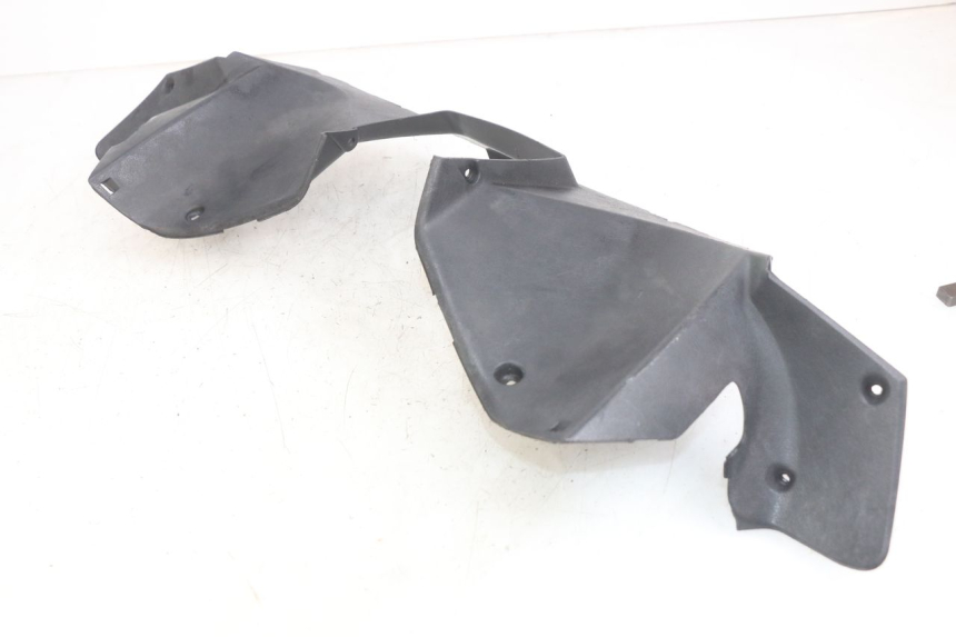 photo de COBERTURA TRASEIRA DO GUIDÃO YAMAHA X-MAX XMAX 250 (2006 - 2009) - Pontos de fixação