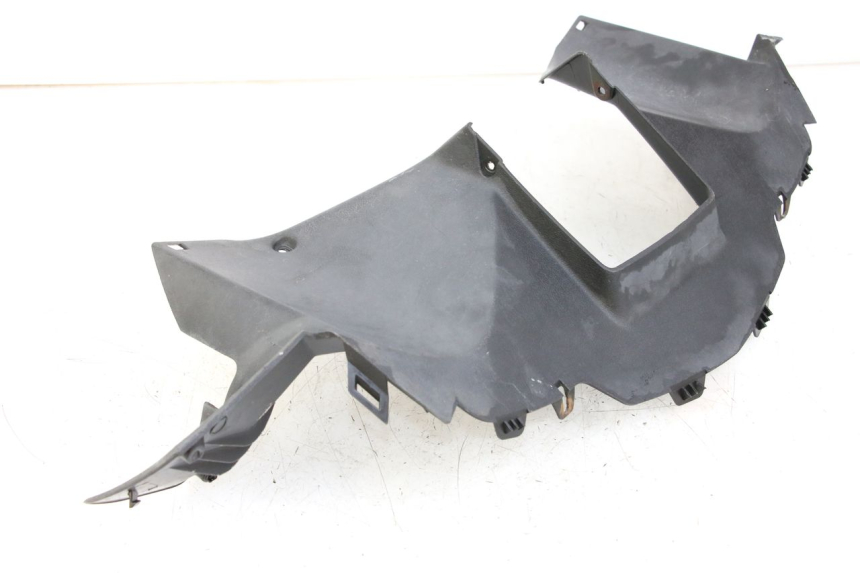 photo de COBERTURA TRASEIRA DO GUIDÃO YAMAHA XMAX X-MAX 125 (2006 - 2009) - Zoom do estado de desgaste