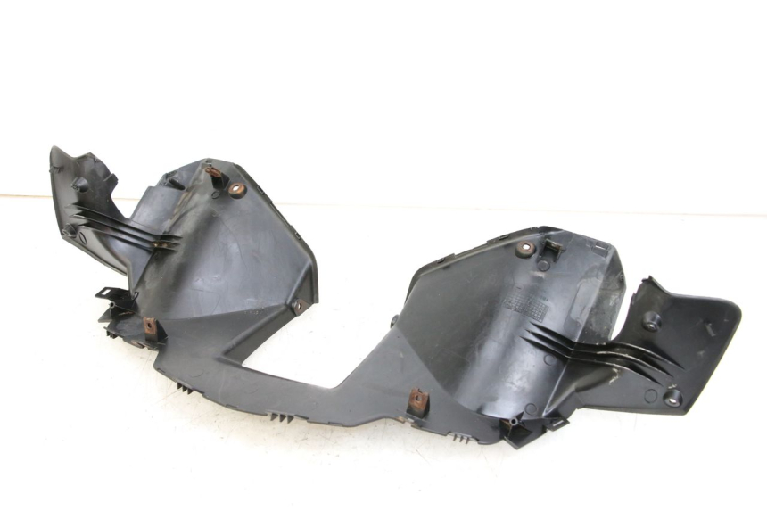 photo de COBERTURA TRASEIRA DO GUIDÃO YAMAHA XMAX X-MAX 125 (2006 - 2009) - Pontos de fixação