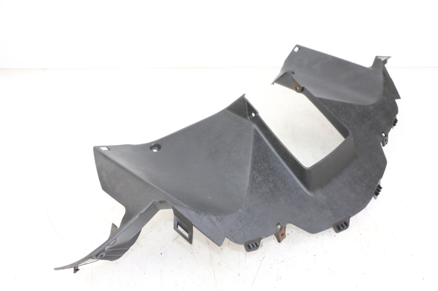 photo de COBERTURA TRASEIRA DO GUIDÃO YAMAHA X-MAX XMAX 250 (2006 - 2009) - Zoom do estado de desgaste
