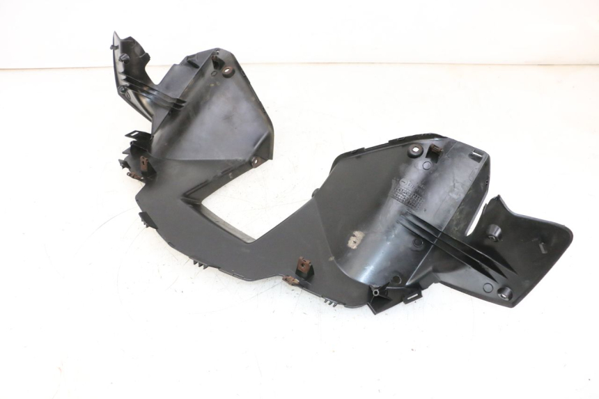 photo de COBERTURA TRASEIRA DO GUIDÃO YAMAHA XMAX X-MAX 125 (2006 - 2009) - Pontos de fixação