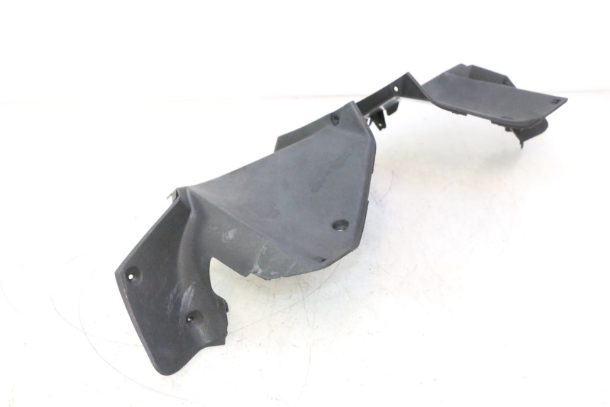 photo de COBERTURA TRASEIRA DO GUIDÃO YAMAHA XMAX X-MAX 125 (2006 - 2009) - Zoom do estado de desgaste