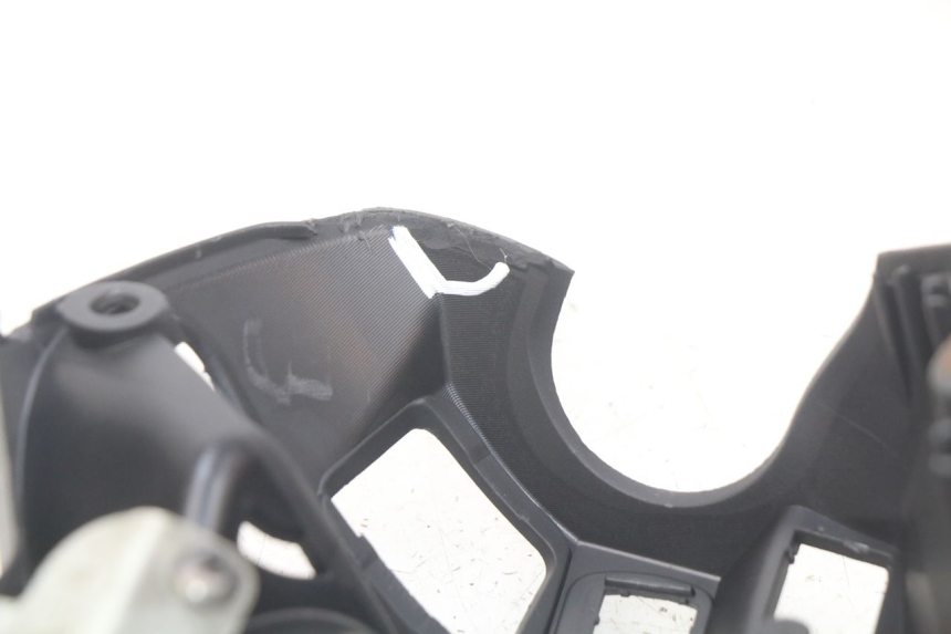photo de CAPA DE GUIADOR TRASEIRA PIAGGIO X7 125 (2007 - 2013) - Detalhe da peça