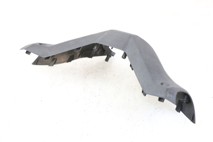 photo de COBERTURA TRASEIRA DO GUIDÃO YAMAHA X-MAX XMAX ABS 250 (2010 - 2014) - Zoom do estado de desgaste