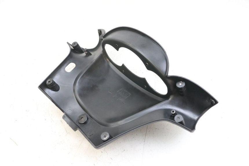 photo de COBERTURA TRASEIRA DO GUIDÃO YAMAHA YP MAJESTY 125 (2002 - 2006) - Detalhe da peça