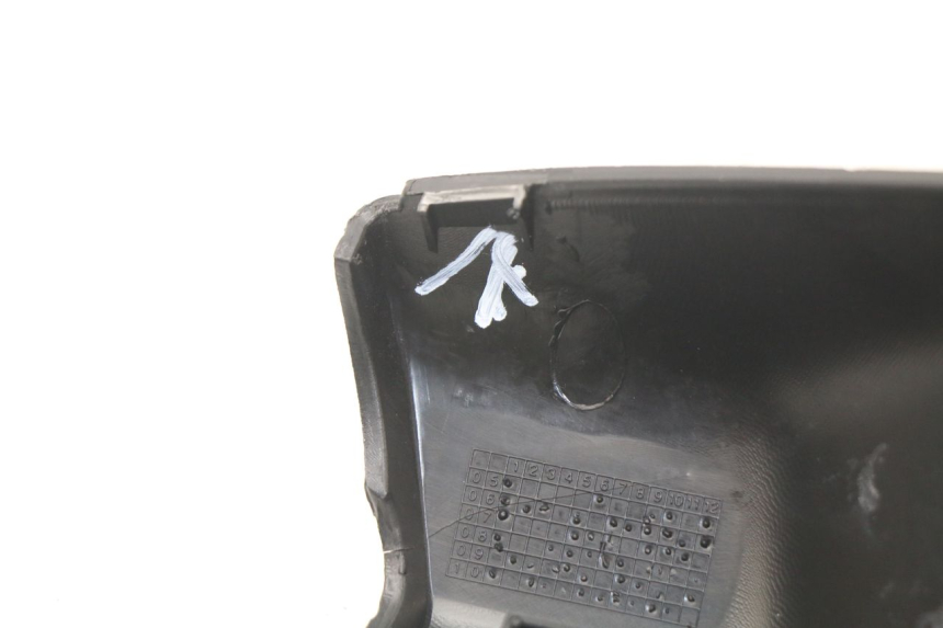 photo de COBERTURA TRASEIRA DO GUIDÃO PIAGGIO ZIP 2T 50 (2009 - 2019) - Zoom do estado de desgaste