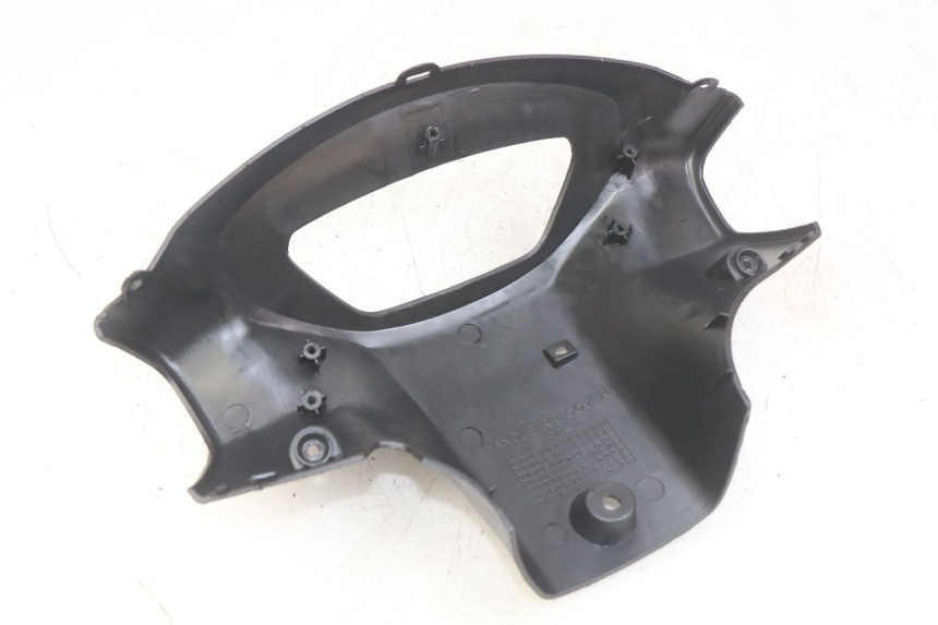 photo de COBERTURA TRASEIRA DO GUIDÃO UNIVERSAL BIKE ZN50QT-11B 50 (2018 - 2021) - Detalhe da peça