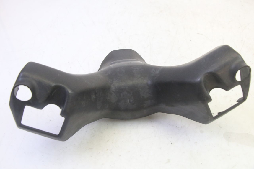 photo de PROTETOR DE GUIDÃO DIANTEIRO SUZUKI BURGMAN 125 (2007 - 2014) - Detalhe da peça