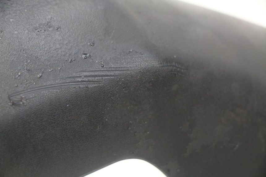 photo de PROTETOR DE GUIDÃO DIANTEIRO PEUGEOT CITYSTAR 50 (2013 - 2017) - Zoom do estado de desgaste