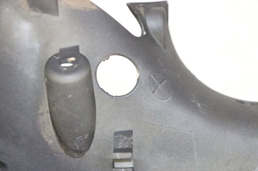photo de PROTETOR DE GUIDÃO DIANTEIRO YAMAHA CYGNUS X INJECTION 125 (2007 - 2013) - Detalhe da peça