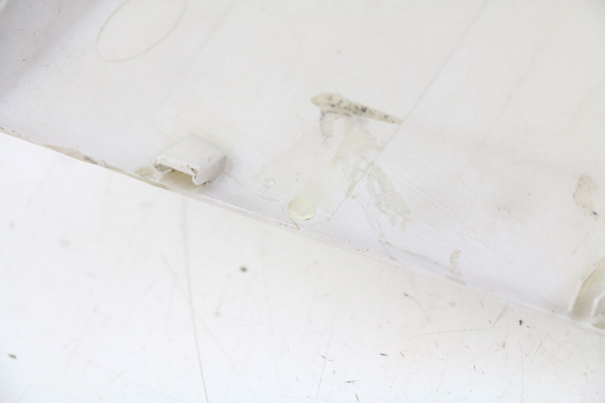 photo de COBERTURA DE GUIDÃO DIANTEIRO PEUGEOT E-VIVACITY 1 (2012 - 2018) - Detalhe da peça