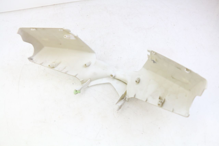 photo de COBERTURA DE GUIDÃO DIANTEIRO PEUGEOT E-VIVACITY 1 (2012 - 2018) - Outro ângulo de visão