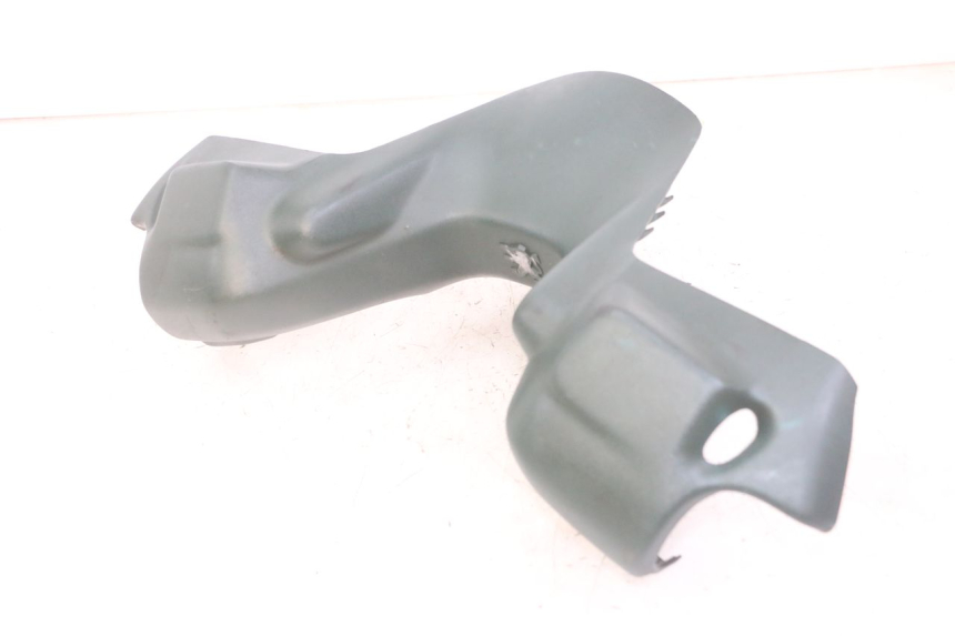 photo de PROTETOR DE GUIDÃO DIANTEIRO PEUGEOT ELYSEO 125 (1999 - 2004) - Detalhes característicos