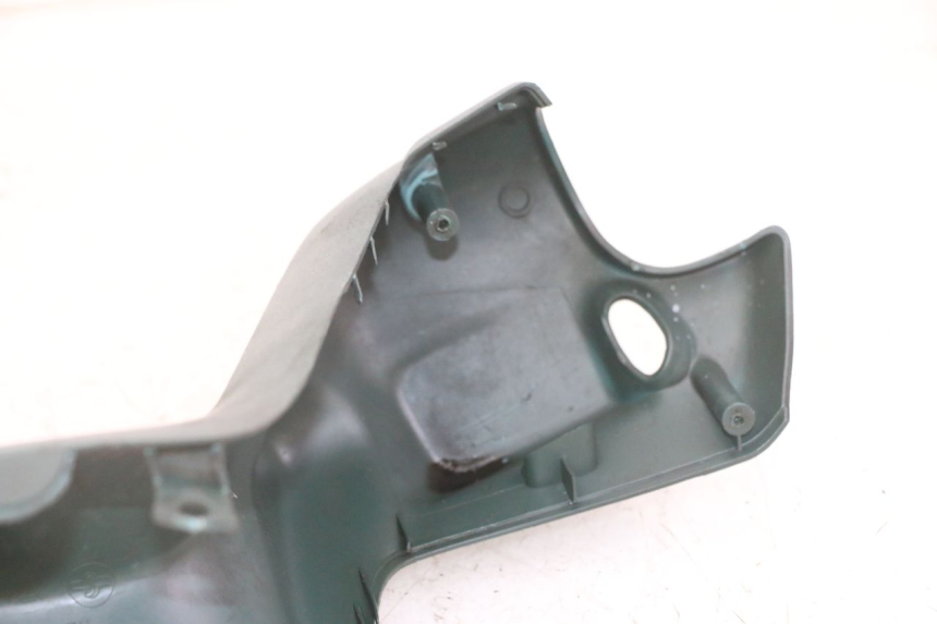 photo de PROTETOR DE GUIDÃO DIANTEIRO PEUGEOT ELYSEO 125 (1999 - 2004) - Pontos de fixação