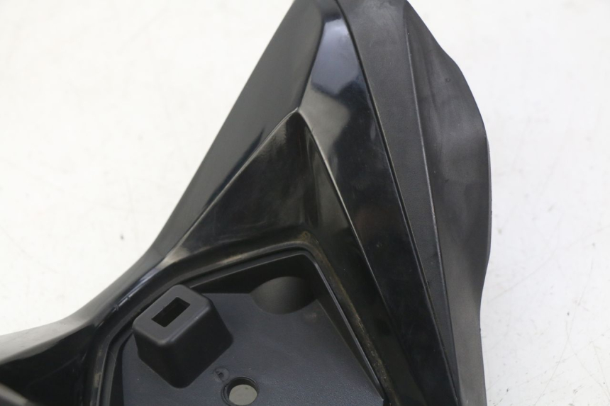 photo de PROTETOR DE GUIDÃO DIANTEIRO HONDA FORZA 125 (2015 - 2016) - Detalhe da peça