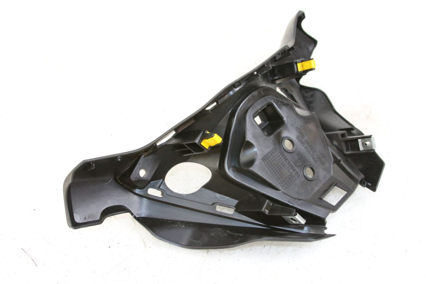 photo de PROTETOR DE GUIDÃO DIANTEIRO HONDA FORZA 125 (2015 - 2016) - Detalhe da peça