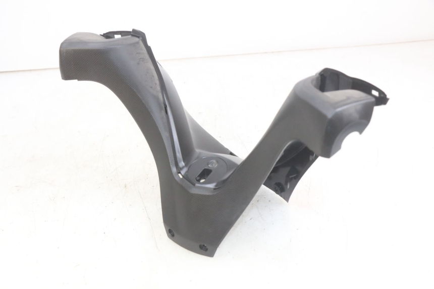 photo de PROTETOR DE GUIDÃO DIANTEIRO SYM GTS EFI 125 (2012 - 2016) - Detalhe da peça