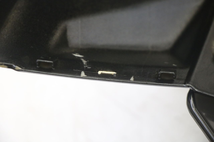 photo de PROTETOR DE GUIDÃO DIANTEIRO PEUGEOT KISBEE 2T 50 (2010 - 2017) - Pontos de fixação