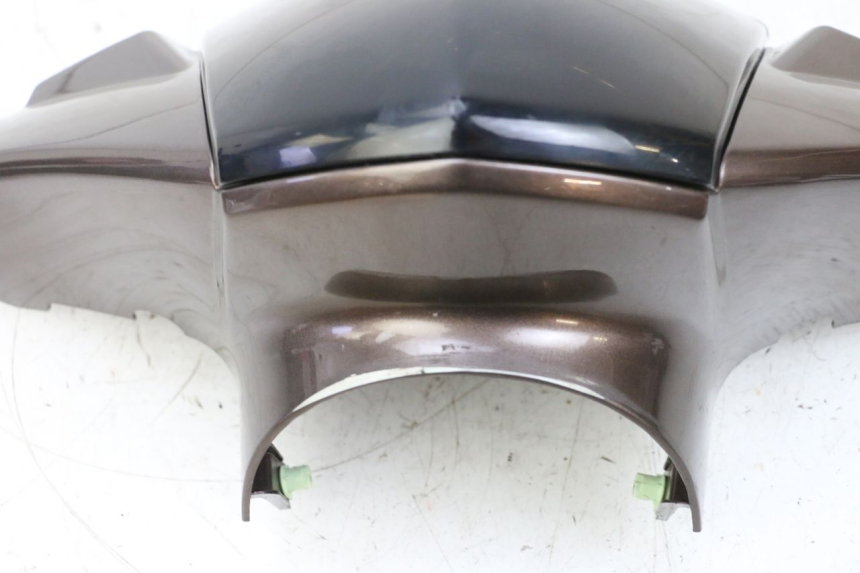 photo de PROTETOR DE GUIDÃO DIANTEIRO PEUGEOT KISBEE 2T 50 (2010 - 2017) - Detalhe da peça