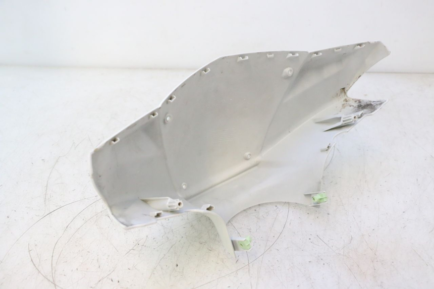 photo de PROTETOR DE GUIDÃO DIANTEIRO PEUGEOT KISBEE 2T 50 (2010 - 2017) - Detalhe da peça