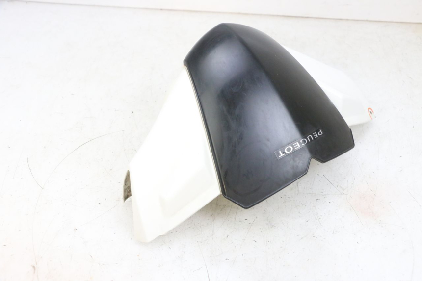 photo de PROTETOR DE GUIDÃO DIANTEIRO PEUGEOT KISBEE 4T 50 (2010 - 2017) - Detalhes característicos