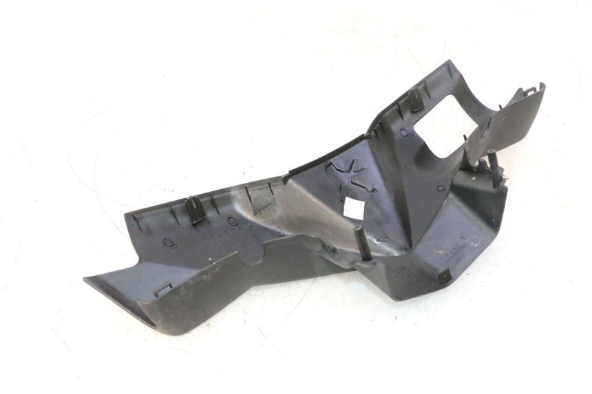 photo de COBERTURA DO GUIDÃO DIANTEIRO PEUGEOT LUDIX PRO 2T 50 (2010 - 2017) - Pontos de fixação