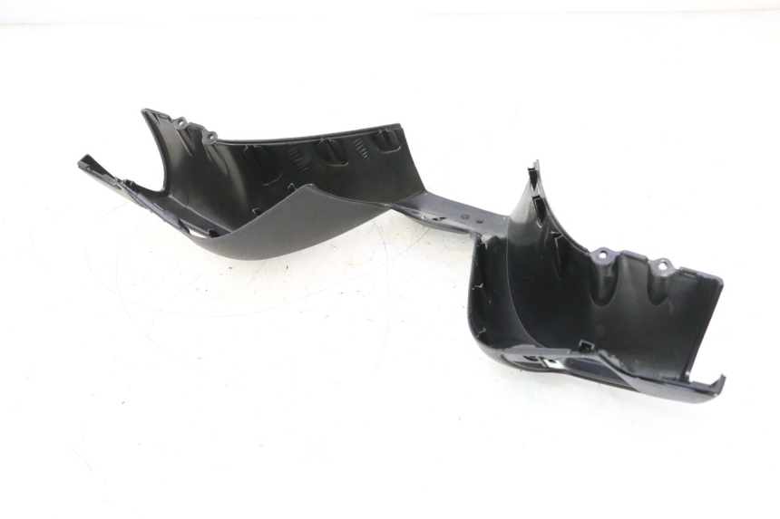 photo de PROTETOR DE GUIDÃO DIANTEIRO PIAGGIO MP3 LT 300 (2010 - 2016) - Pontos de fixação