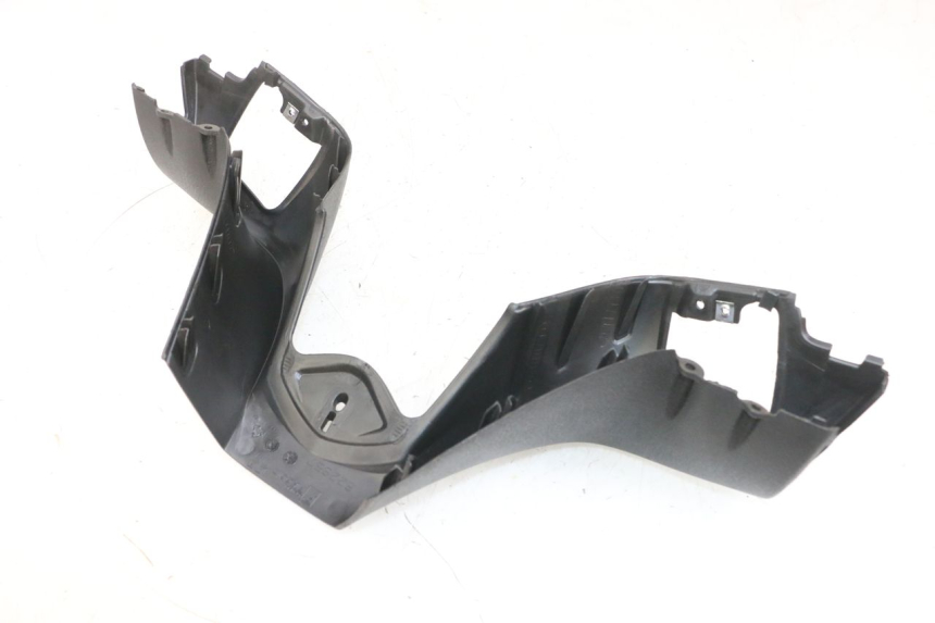 photo de PROTETOR DE GUIDÃO DIANTEIRO PIAGGIO MP3 RL 250 (2006 - 2010) - Detalhe da peça
