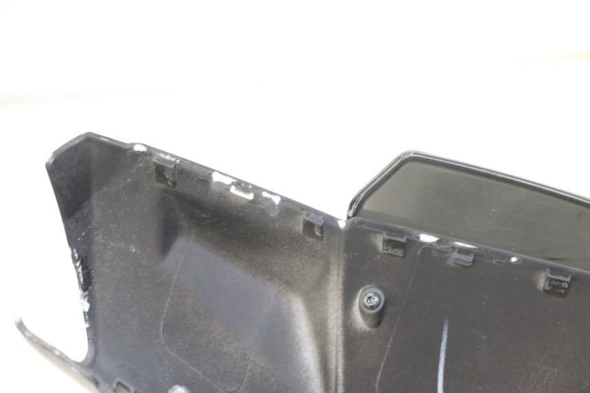 photo de PROTETOR DE GUIDÃO DIANTEIRO PEUGEOT KISBEE 4T 50 (2018 - 2022) - Detalhe da peça