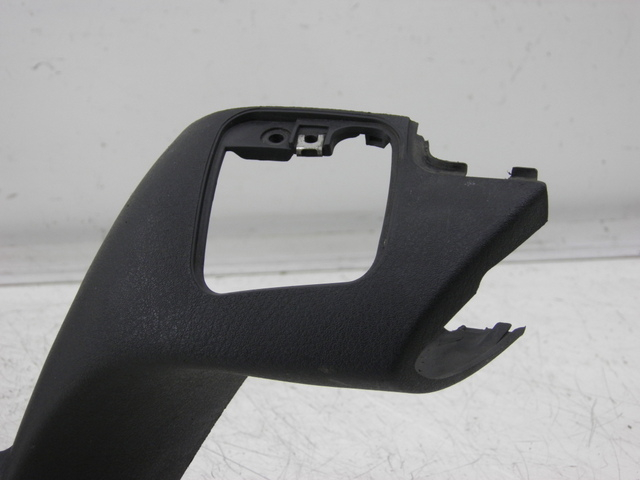 photo de PROTETOR DE GUIDÃO DIANTEIRO PIAGGIO MP3 RL 125 (2008 - 2009) - Detalhe da peça