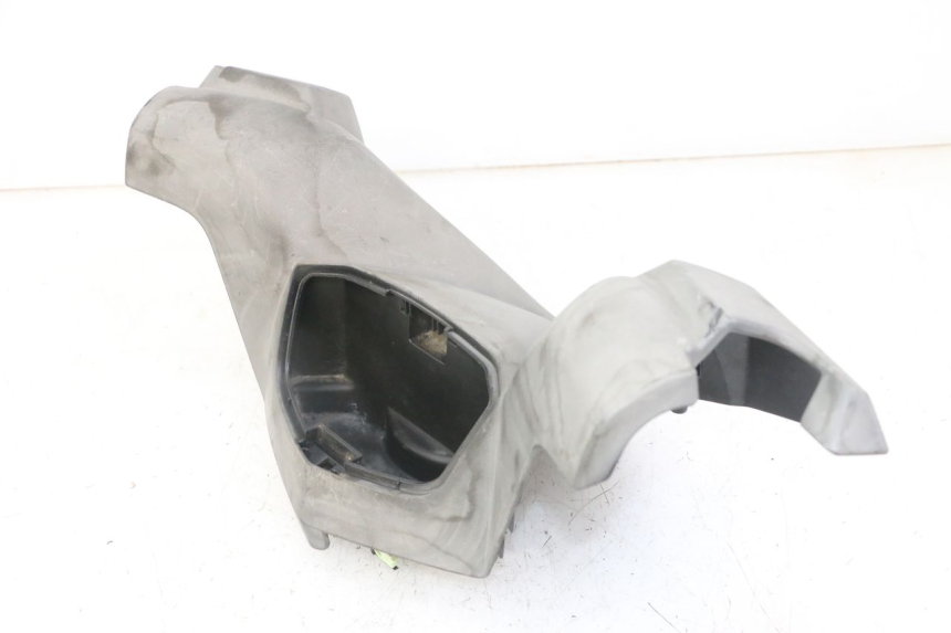 photo de PROTETOR DE GUIDÃO DIANTEIRO PEUGEOT SATELIS COMPRESSOR K15 125 (2006 - 2009) - Detalhe da peça