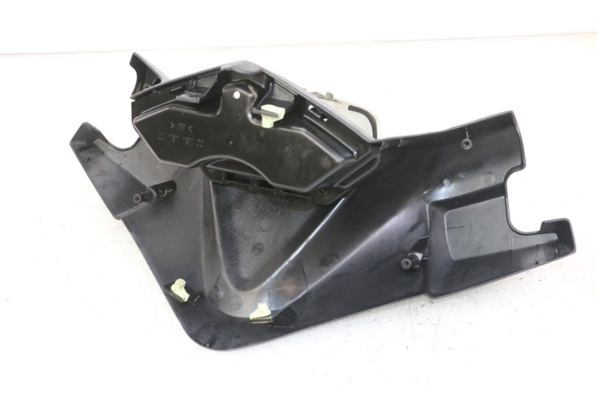 photo de PROTETOR DE GUIDÃO DIANTEIRO PEUGEOT SATELIS 125 (2013 - 2018) - Detalhe da peça