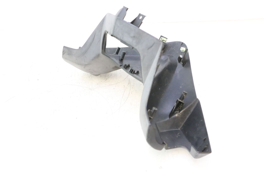 photo de PROTETOR DE GUIDÃO DIANTEIRO PEUGEOT SATELIS 125 (2006 - 2009) - Detalhe da peça