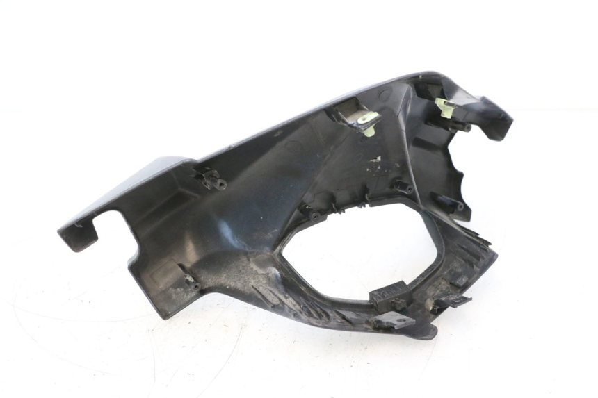 photo de PROTETOR DE GUIDÃO DIANTEIRO PEUGEOT SATELIS 125 (2006 - 2009) - Zoom do estado de desgaste